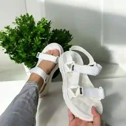 Sandalias Deportivas Para Damas Blanca Talla 37