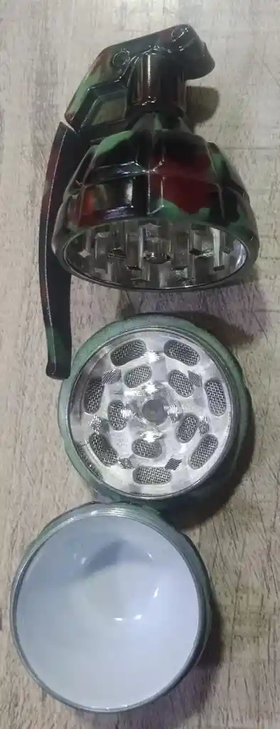 Rascador Trillador Metalico Mediano Granada