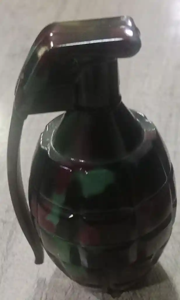 Rascador Trillador Metalico Mediano Granada