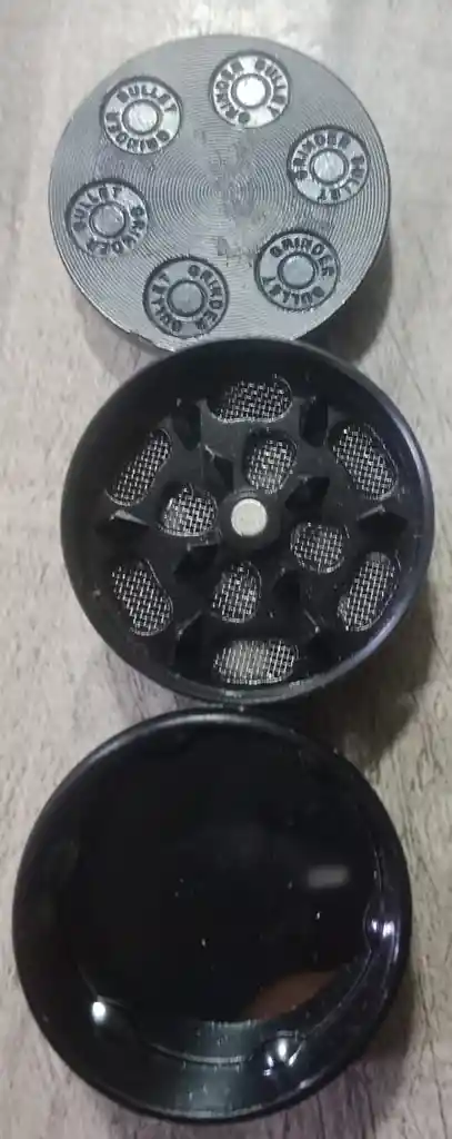 Grinder Revolver Metalico Pequeño 2 Pisos