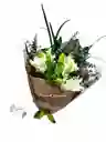 Bouquet De 4 Lirios Blancos Y Follajes