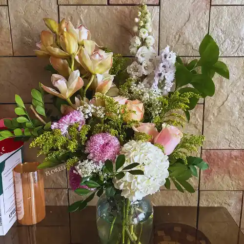 Bouquet Aurora Con Florero