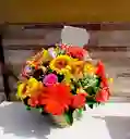 Ramo De Flores Colorido En Base De Canasta