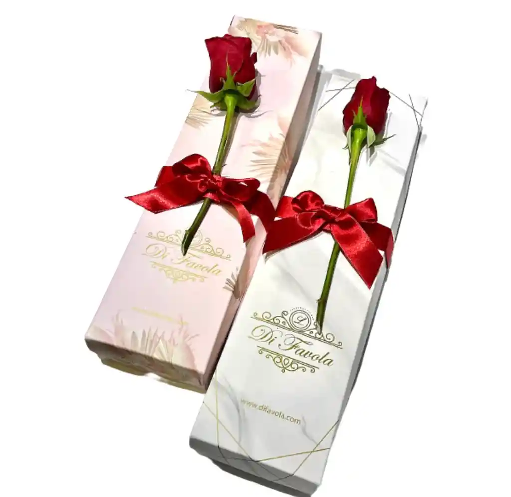 Detalle Elegante Cajita Marmolizada X 16 Fresas Con Chocolate Y 1 Rosa.