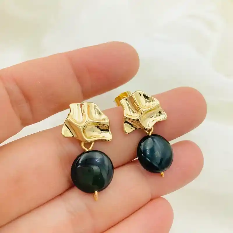 Aros Dorados Con Piedra Obsidiana