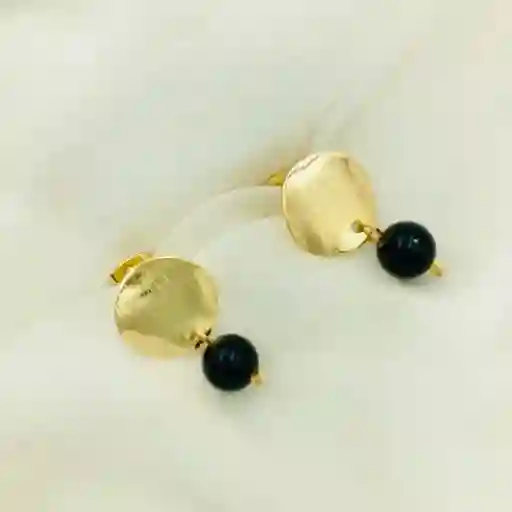 Aretes Clásicos Dorados Y Piedra Obsidiana