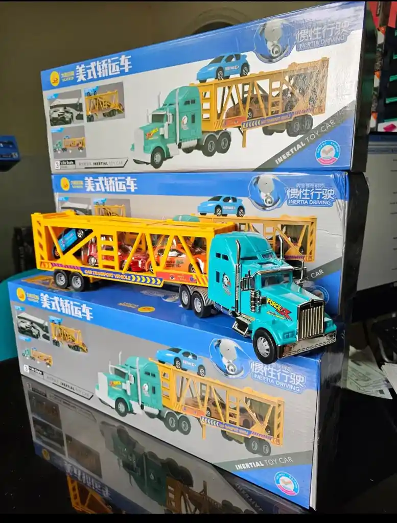 Camión Transportador De Carros Con 3 Autos Incluidos!