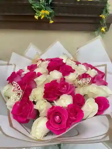 Bouquet De Rosas Fucsias Y Blancas - Princess