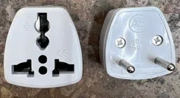 Adaptador Convertidor Europeo De 3 A 2 Patas Redondas