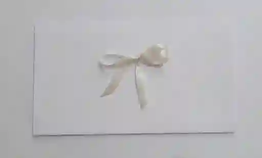 Lluvia De Sobre Blanco Con Lazo En Tela