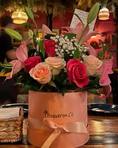 Rosas Y Lirios En Caja