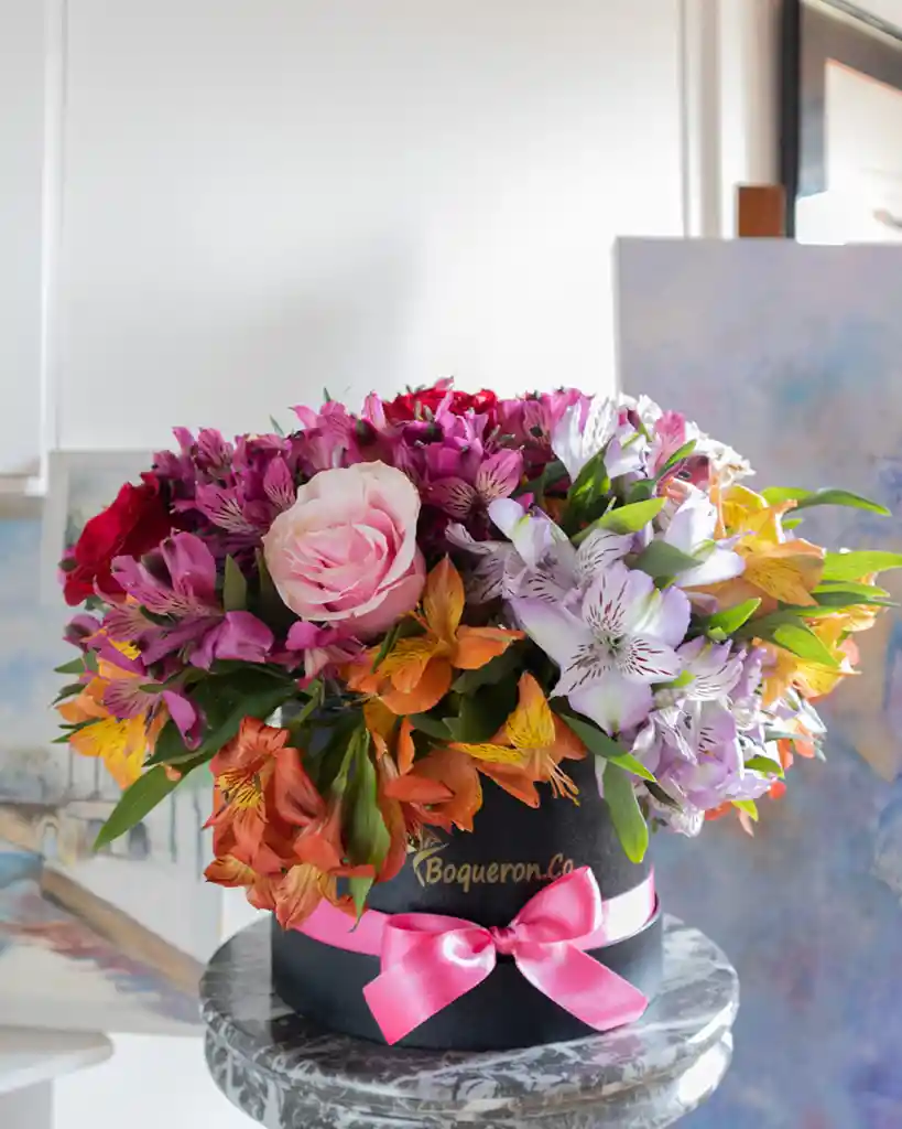 Flores Astromelias Y Rosas En Caja