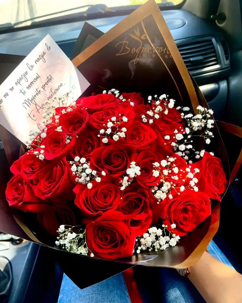 Rosas Rojas En Bouquet