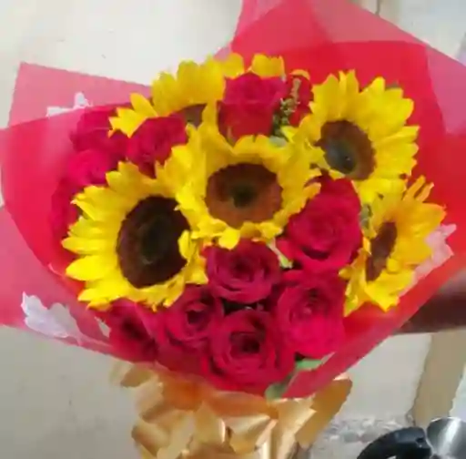 Rosas Y Girasoles