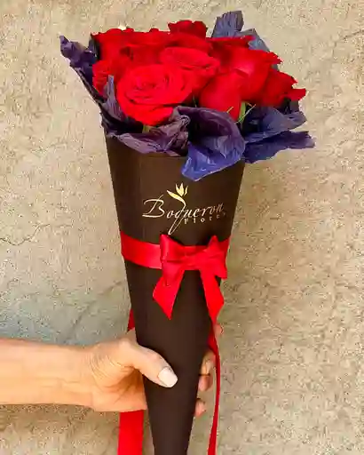 Rosas Rojas, Cono De 12 Rosas Rojas