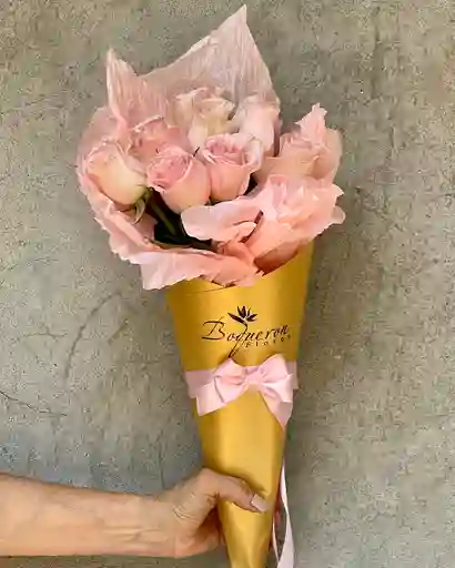 Rosas Rosadas, Cono De 12 Rosas Rosadas
