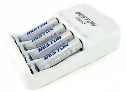 Cargador Baterías Beston + 4 Baterias Recargables
