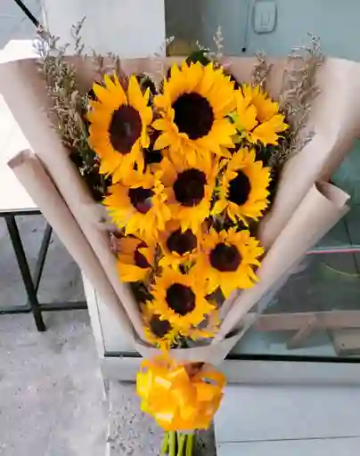 Engalanado De Girasoles