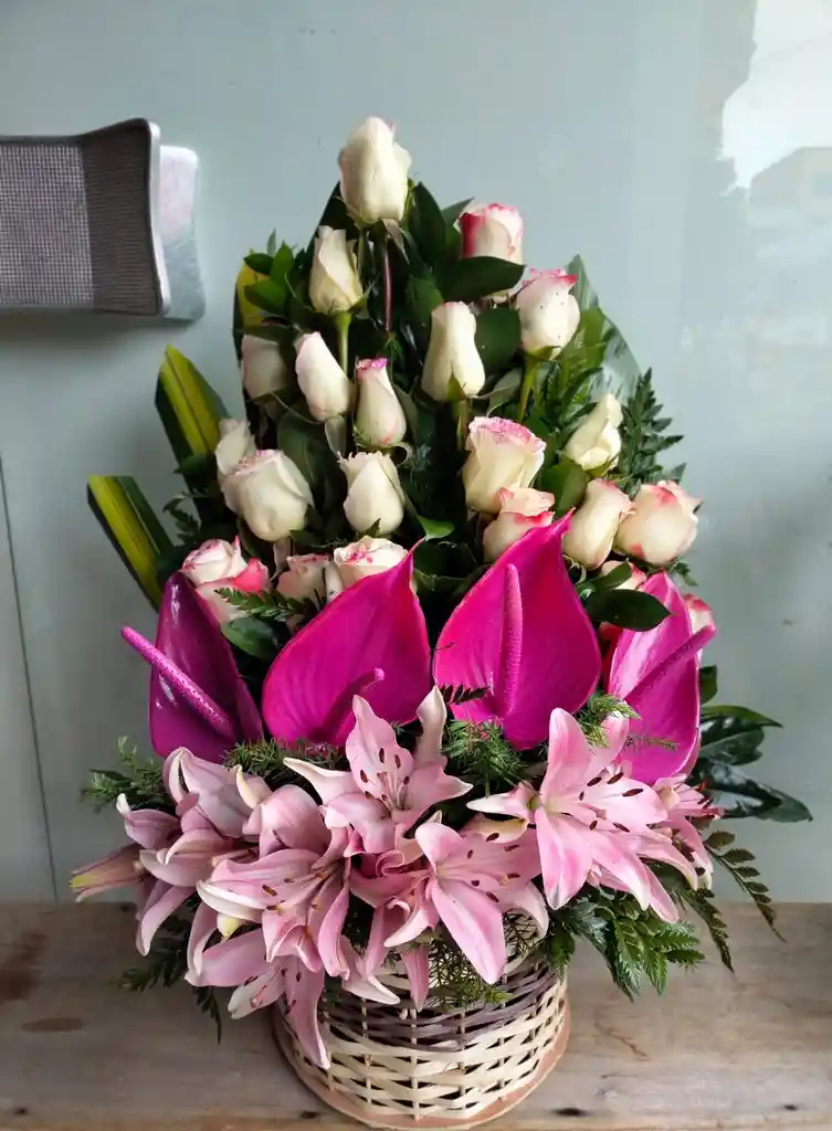 Arreglo Floral En Canasta