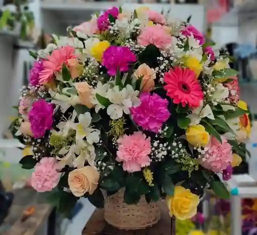 Flores En Canasta