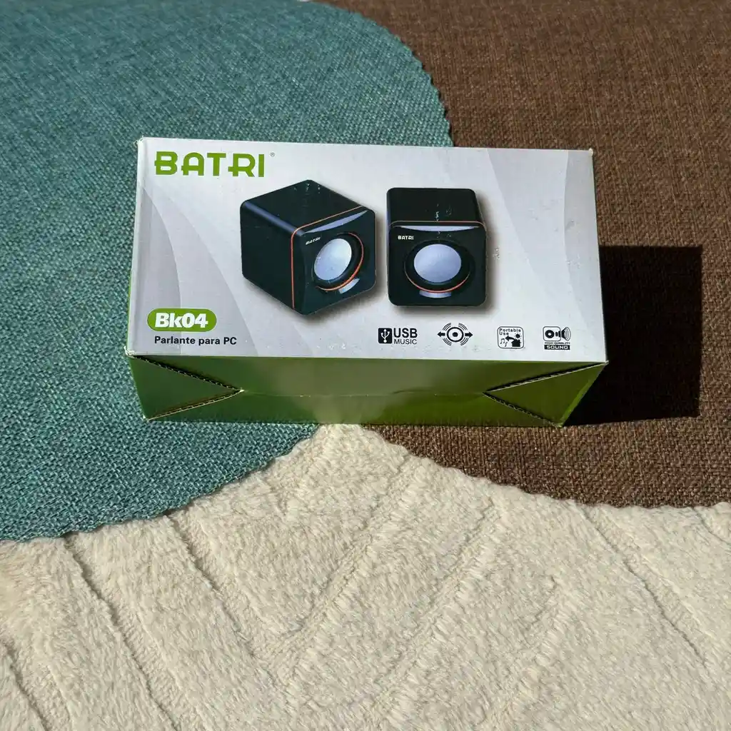 Parlante De Computador / Entrada Auxiliar Y Usb / Batri / Excelente Sonido