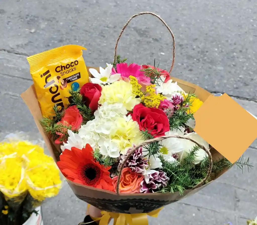Bouquet Colorido Con Choco Snacks De Bianchi