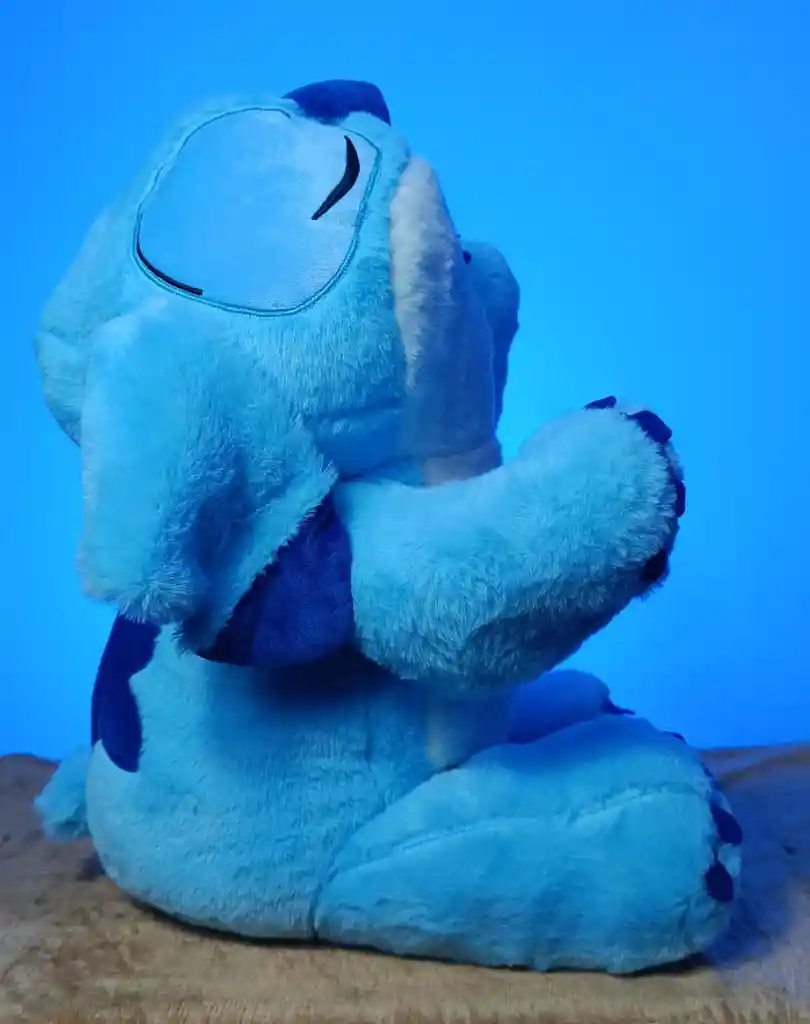 Stitch Acostado