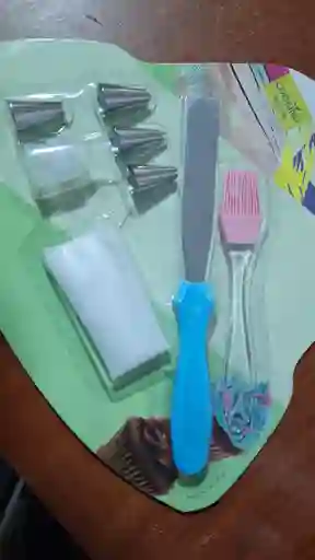 Set Pastelero Manga. Espatula Boquillas X 6