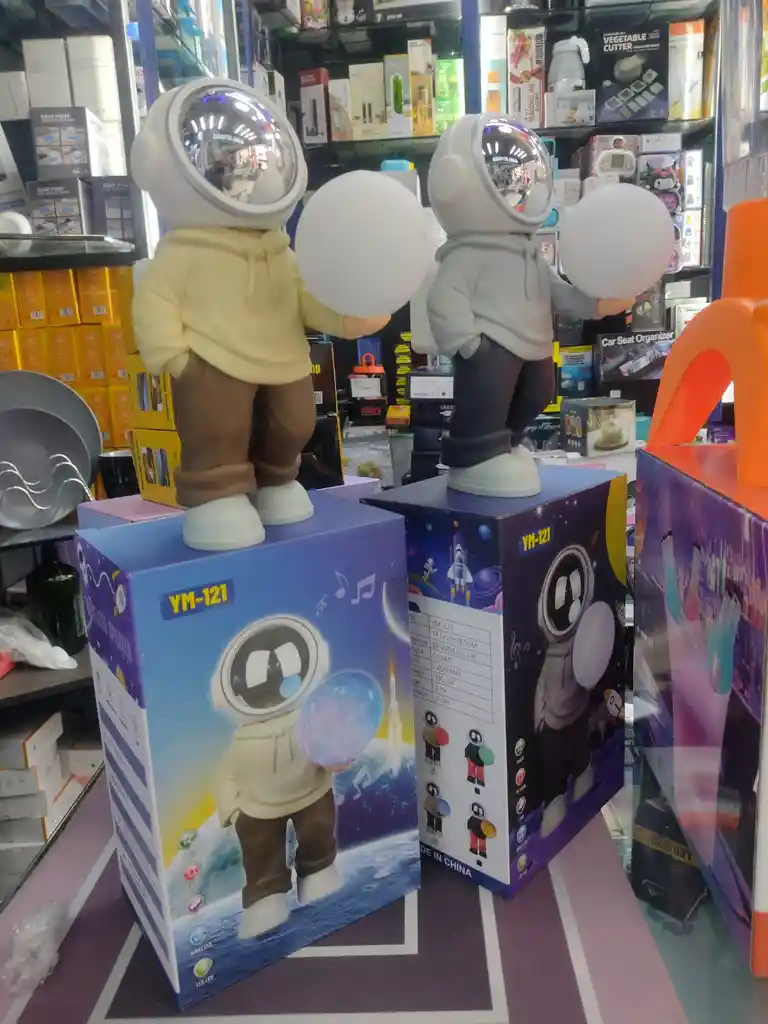 Parlante De Astronauta Con Luces Bluetooth