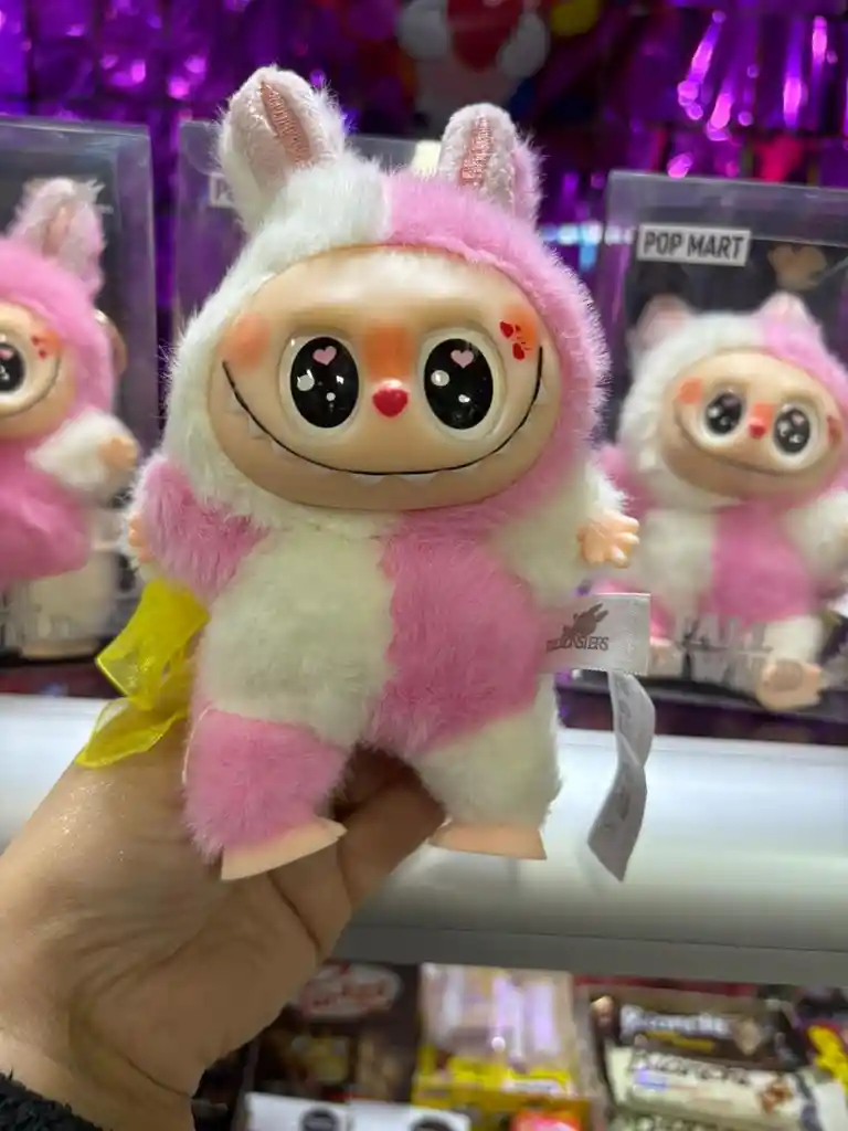 Labubu Pop Mart