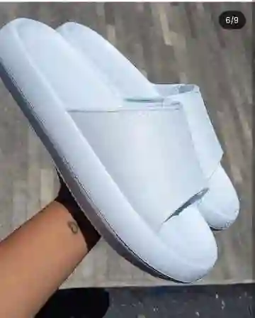 Chanclas Azules Clásicas Talla 39
