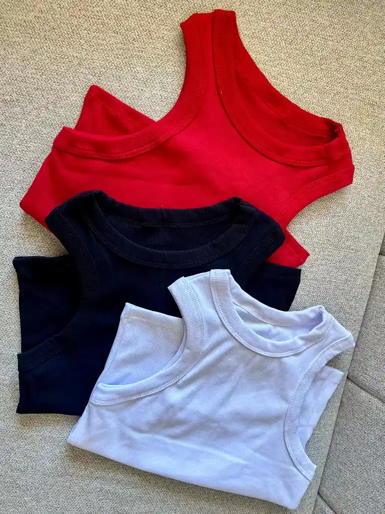 Blusa Basica Atletica Corta En Rib