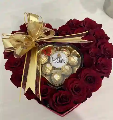 Caja De Corazon Con Rosas Y Chocolates