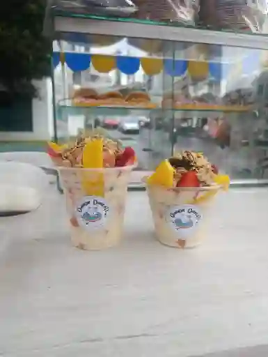 Granola Con Yogurth Y Fruta Personal