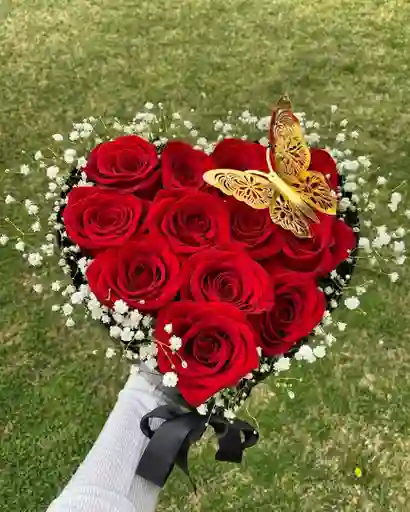 Bouquet De Rosas En Forma De Corazon