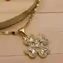 Juego De Collar Y Aretes De Seguridad En Rodio Dorado Flor