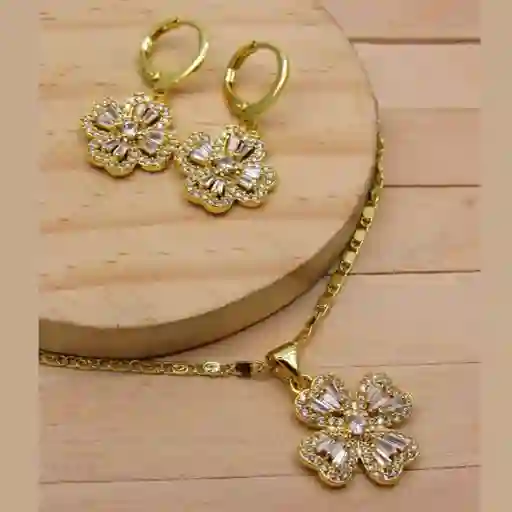 Juego De Collar Y Aretes De Seguridad En Rodio Dorado Flor