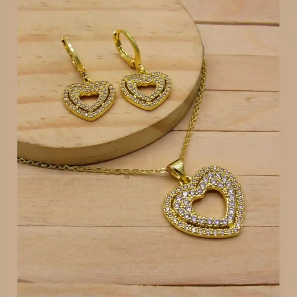 Juego De Collar Y Aretes De Seguridad En Rodio Dorado Corazon