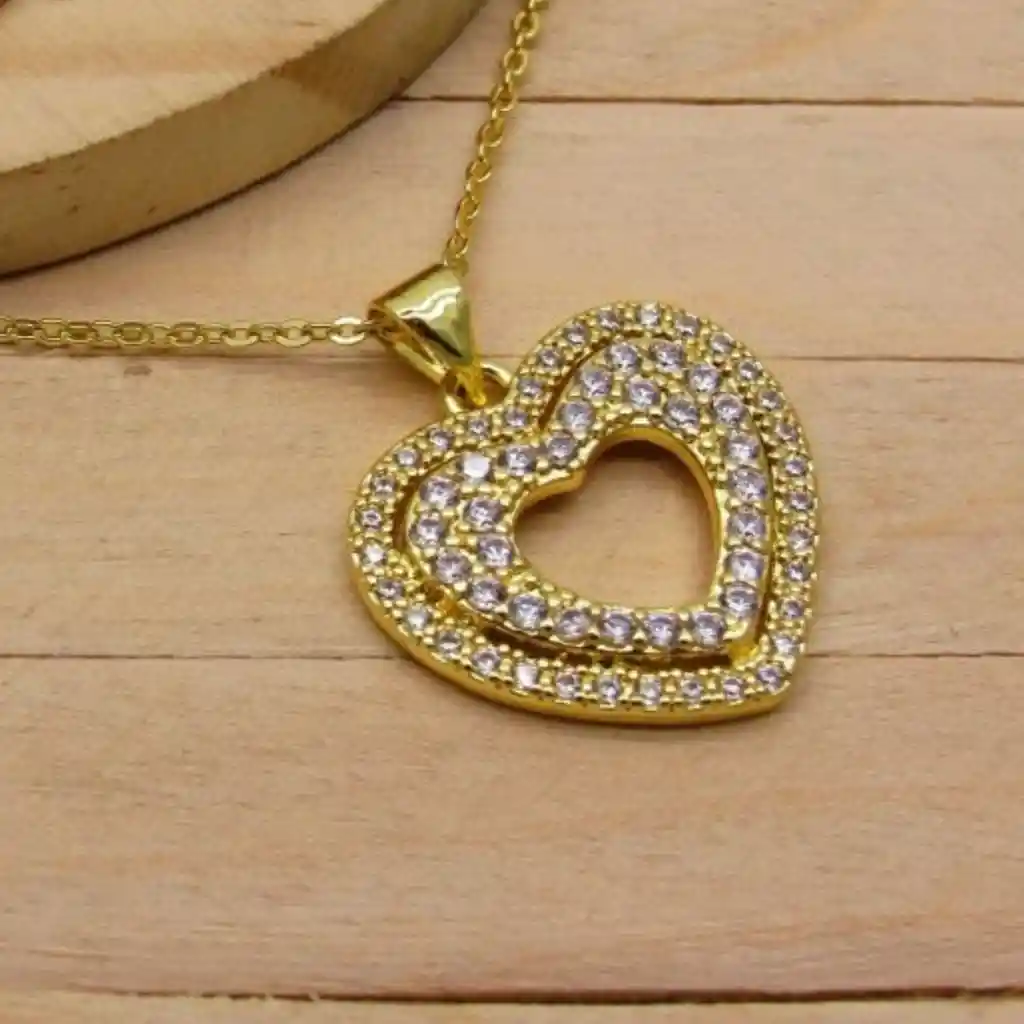 Juego De Collar Y Aretes De Seguridad En Rodio Dorado Corazon