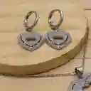 Juego De Collar Y Aretes De Seguridad En Rodio Plateado Corazon