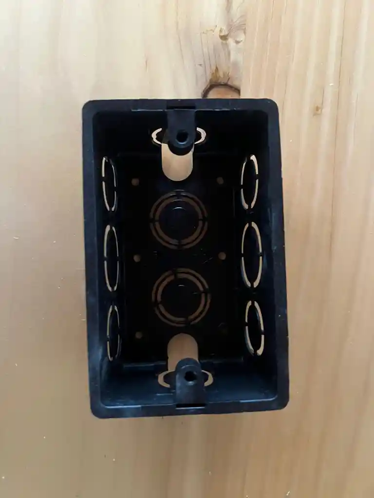 Caja 5800 Plástica