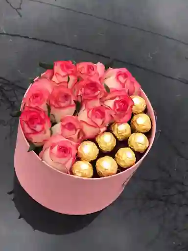 Caja Circular Con Rosas Y Chocolates