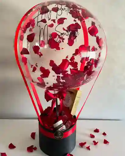 Caja De Rosas Con Globo Con Petalos