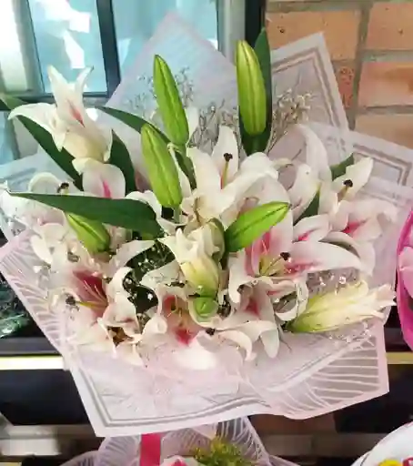 Ramo Lirios (lily)