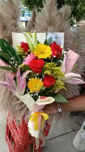 Ramillete Tropical