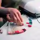 Muestrario De Uñas Llavero X 50 Tips Esmaltes Manicure Oferta Blanco O Transparente Aleatorio