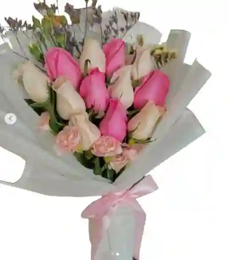 Ramo Alargado De 18 Rosadas Y Blancas