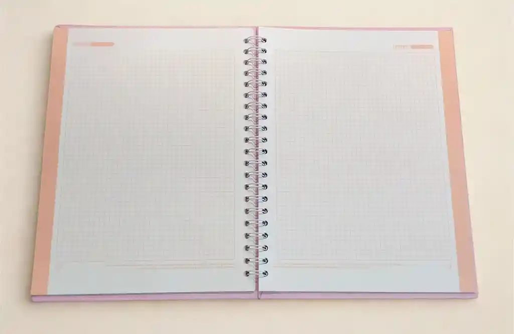 Cuaderno Cuadriculado Held By Grace