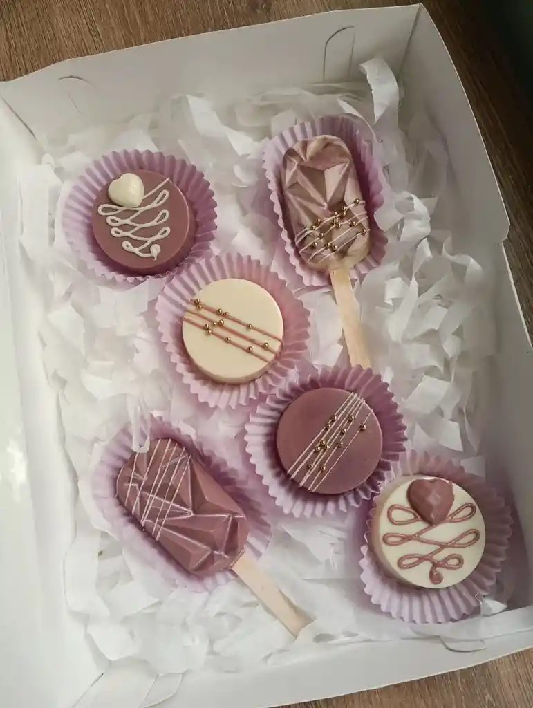 4 Choco-oreos + 2 Paletas