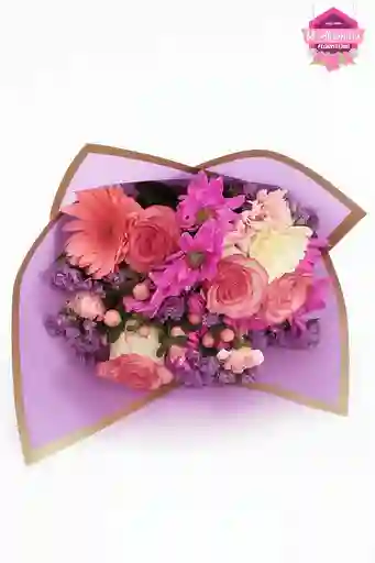 Bouquet Rosado Con Toques De Color